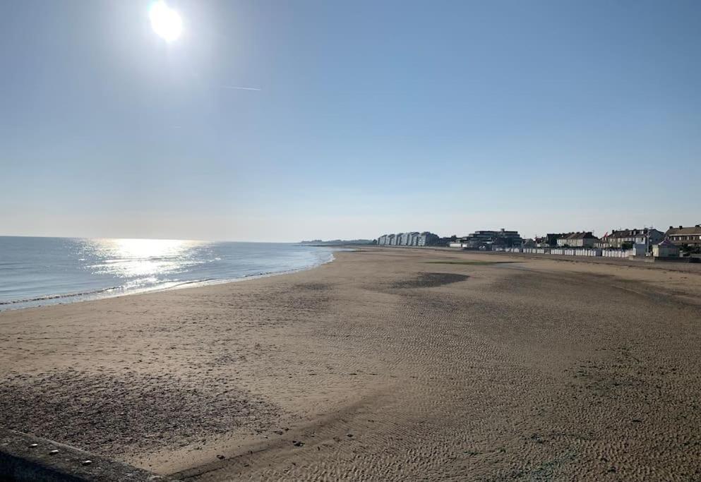 Studio - Balcon - Bord De Mer Courseulles-sur-Mer Ngoại thất bức ảnh